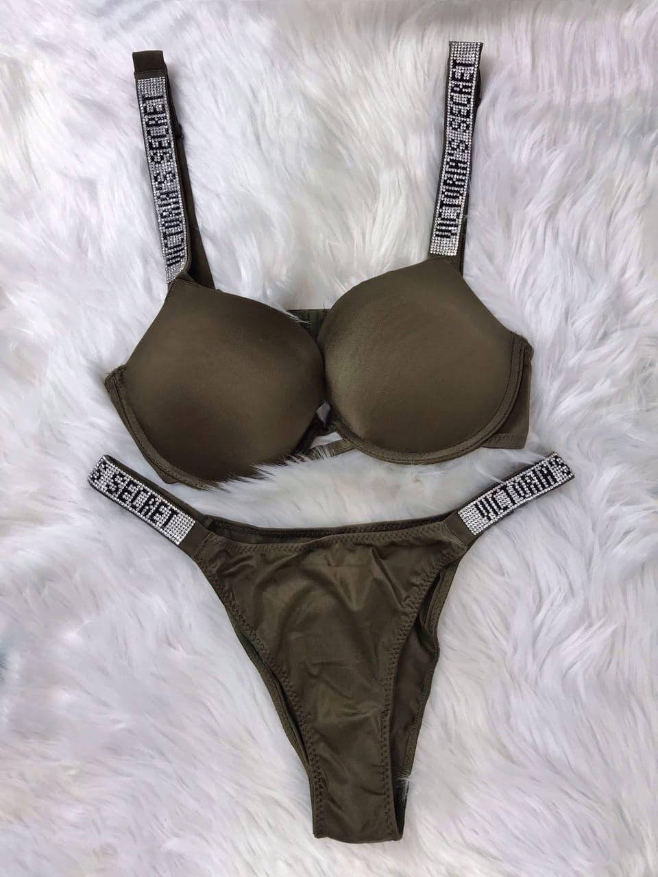 

Комплект женского нижнего белья цвета хаки Victoria`s Secret Модель Стразы Виктория Сикрет