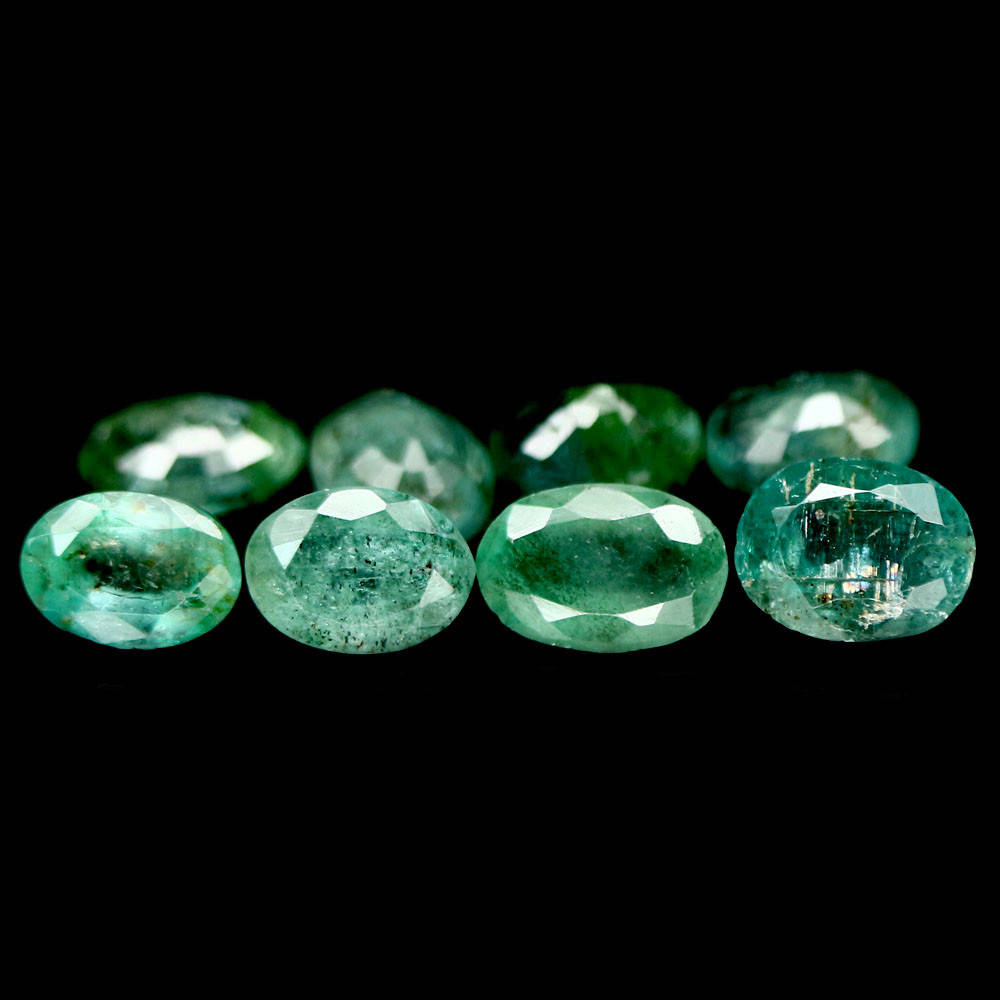 

Натуральный Изумруд овал 7.2x5.2 - 7.7x6.0мм 0.94ct, Зелёный