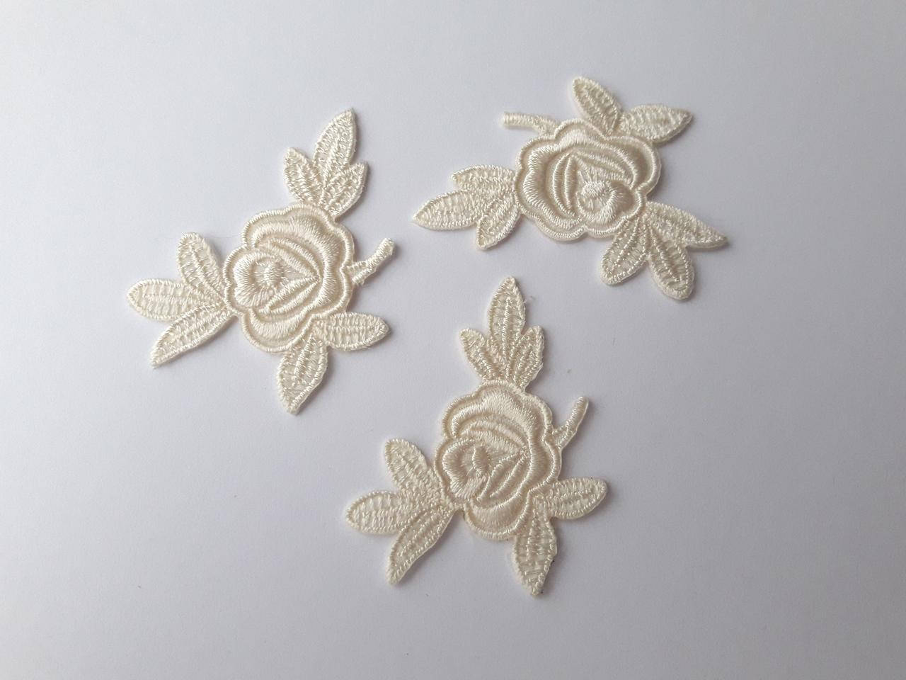 

Аплікації Трояндочки", крем , 5 см (комплект 3 шт) Аппликация клеевая для одежды, Бежевый