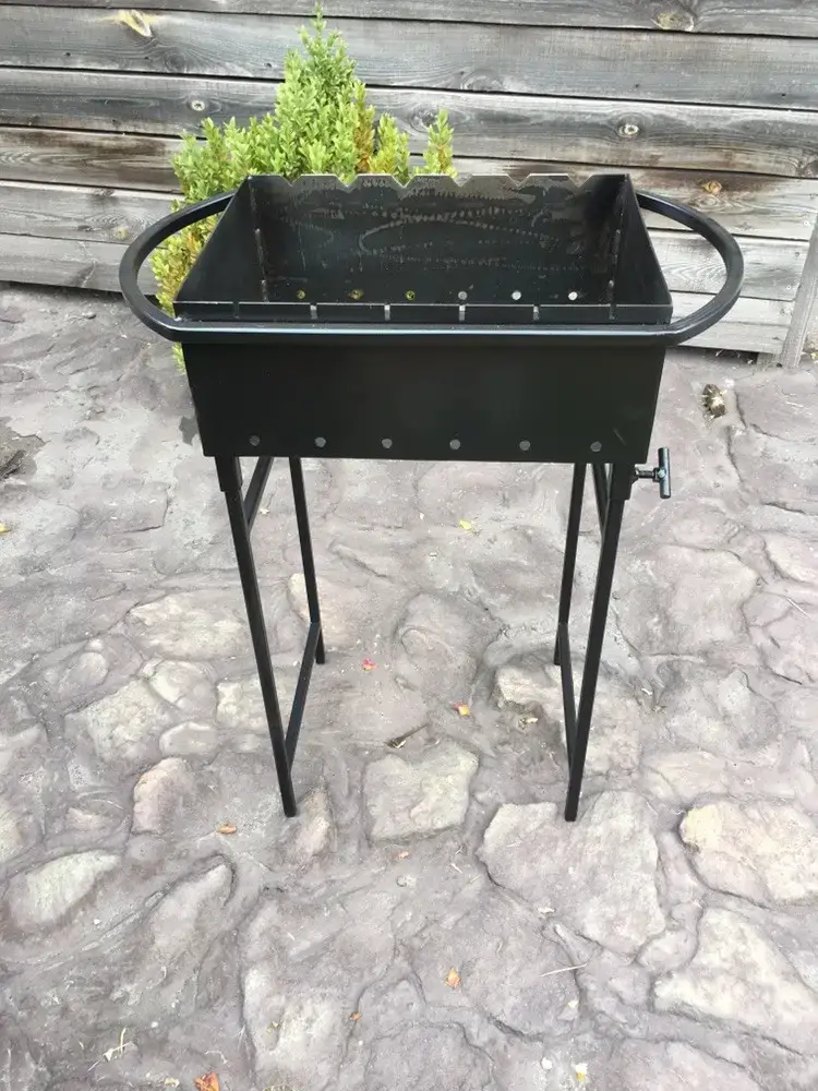 

Мангал на 6 шампуров 4 мм. 16 кг, со съемными ножками