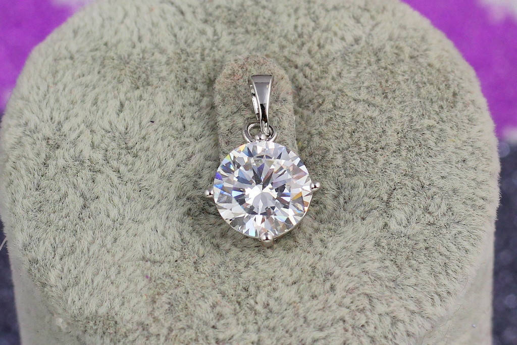 

Кулон Xuping Jewelry камешек крепления на четыре крепления 10 мм серебристый