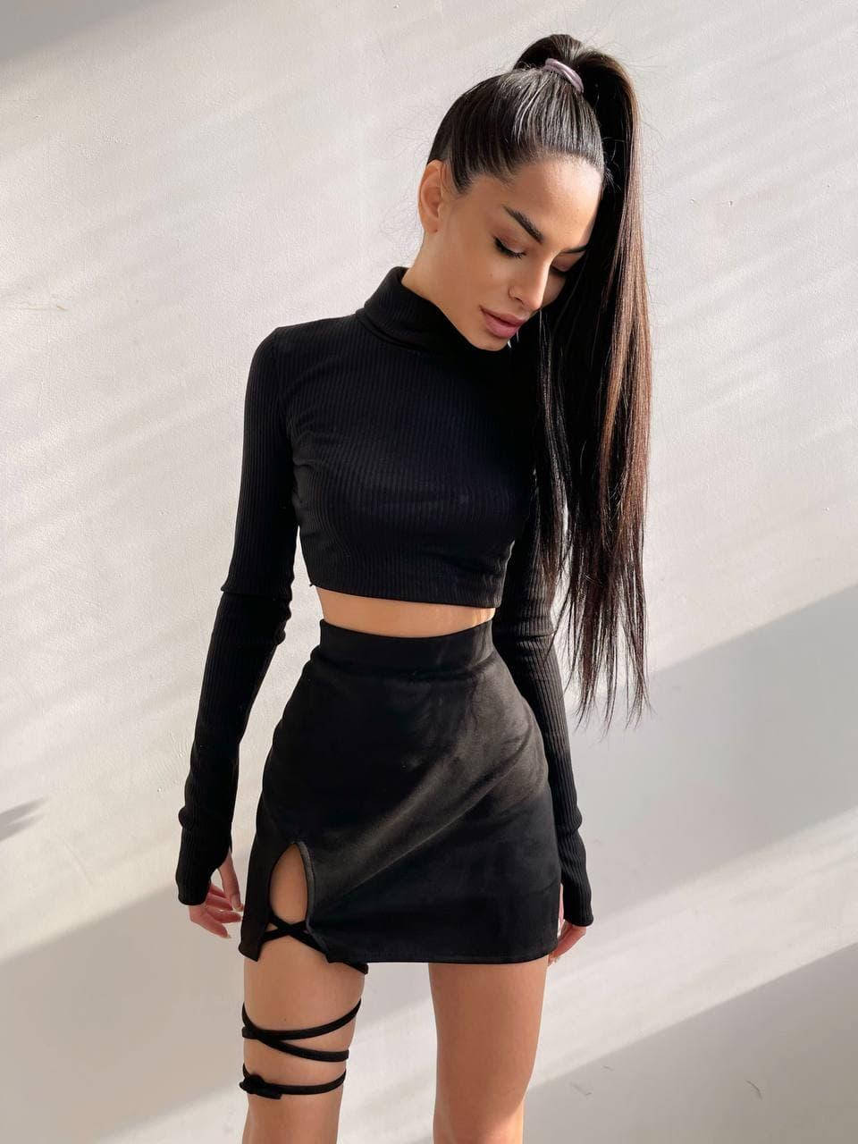 

Женский юбочный костюм с замшевой черной юбкой и черным топом с рукавами через пальчик (р. S, M) 66ks2231Е, Черный