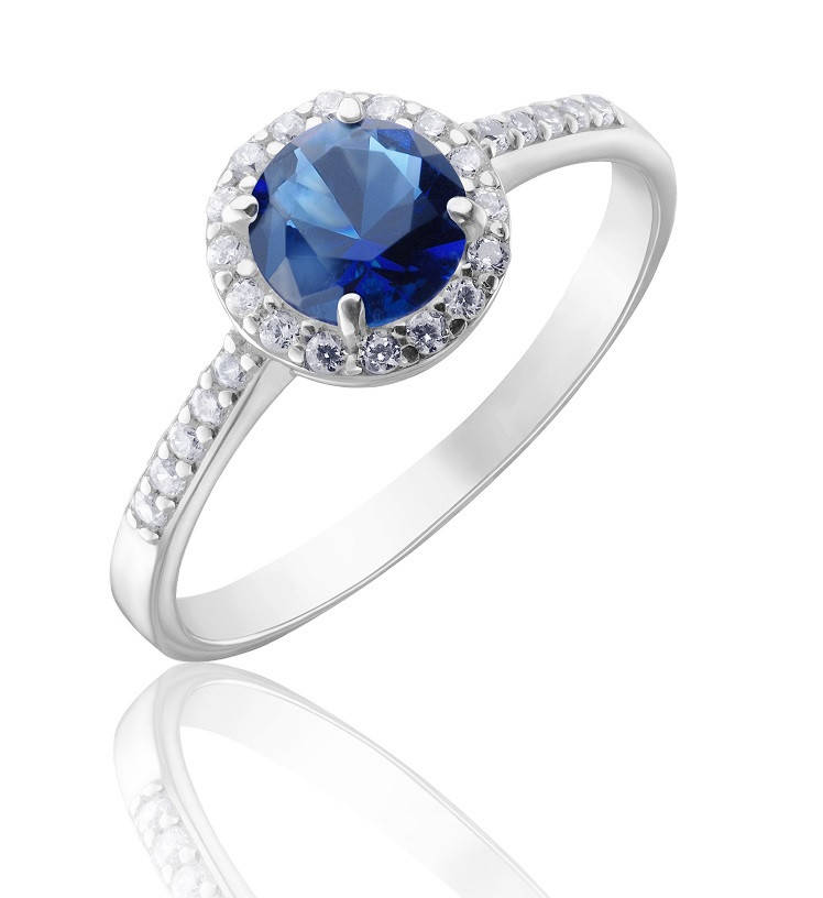

Серебряное кольцо с фианитами
