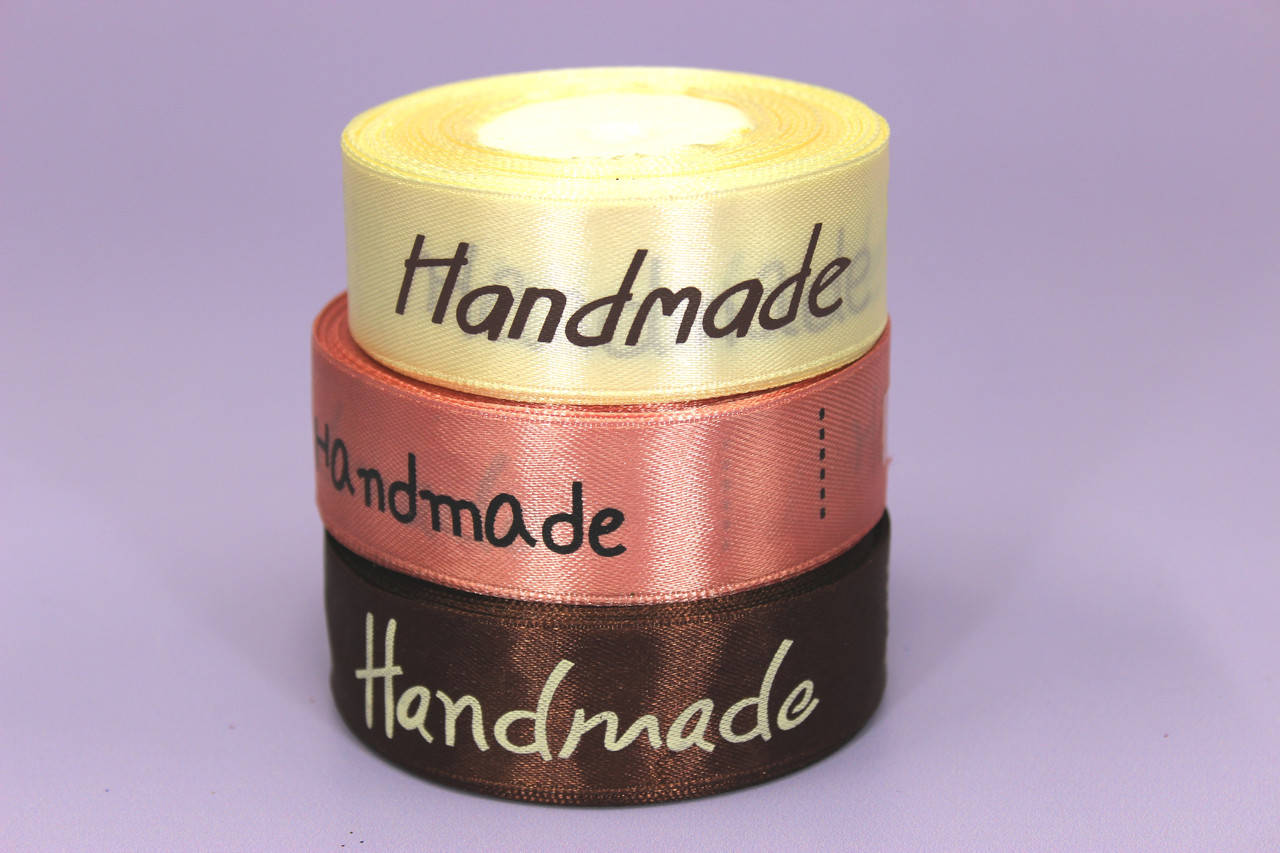

Атласна стрічка Hand made 2,5см/20ярд рожева