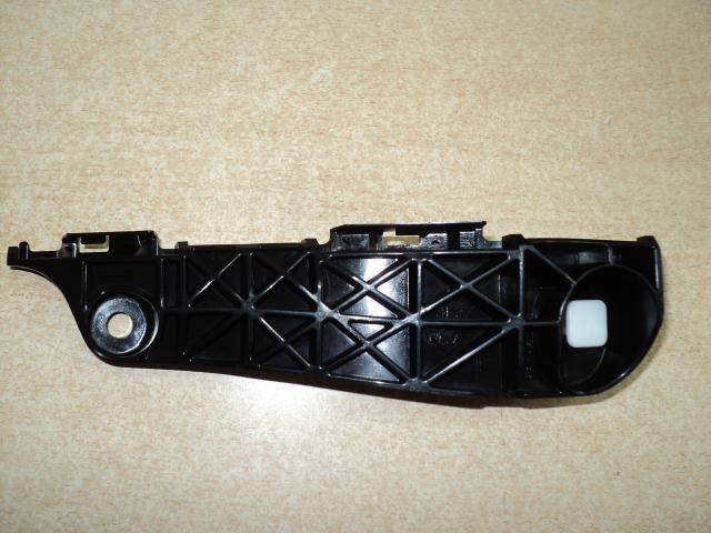 

Кронштейн переднего бампера левый TOYOTA RAV 4 2006-2012