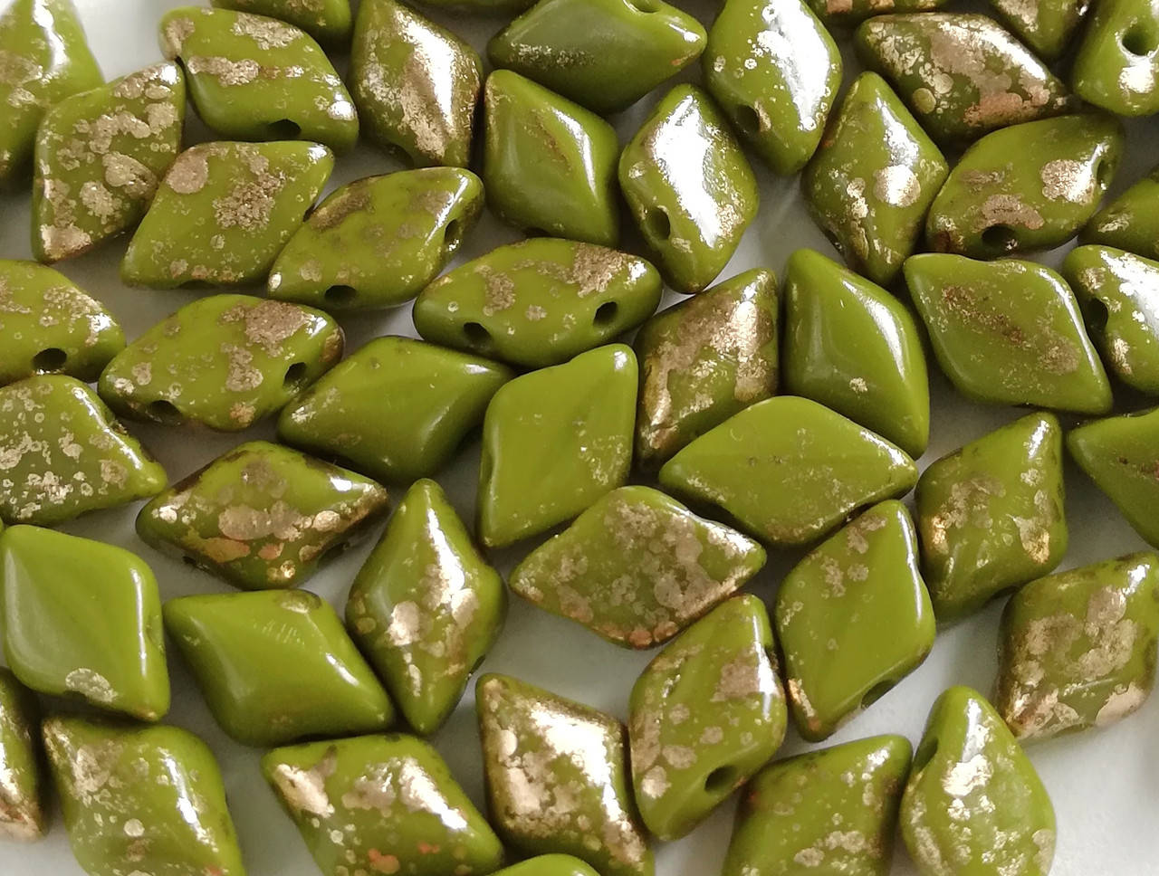 

GemDuo 8x5mm Opaque Wasabi Gold Splash