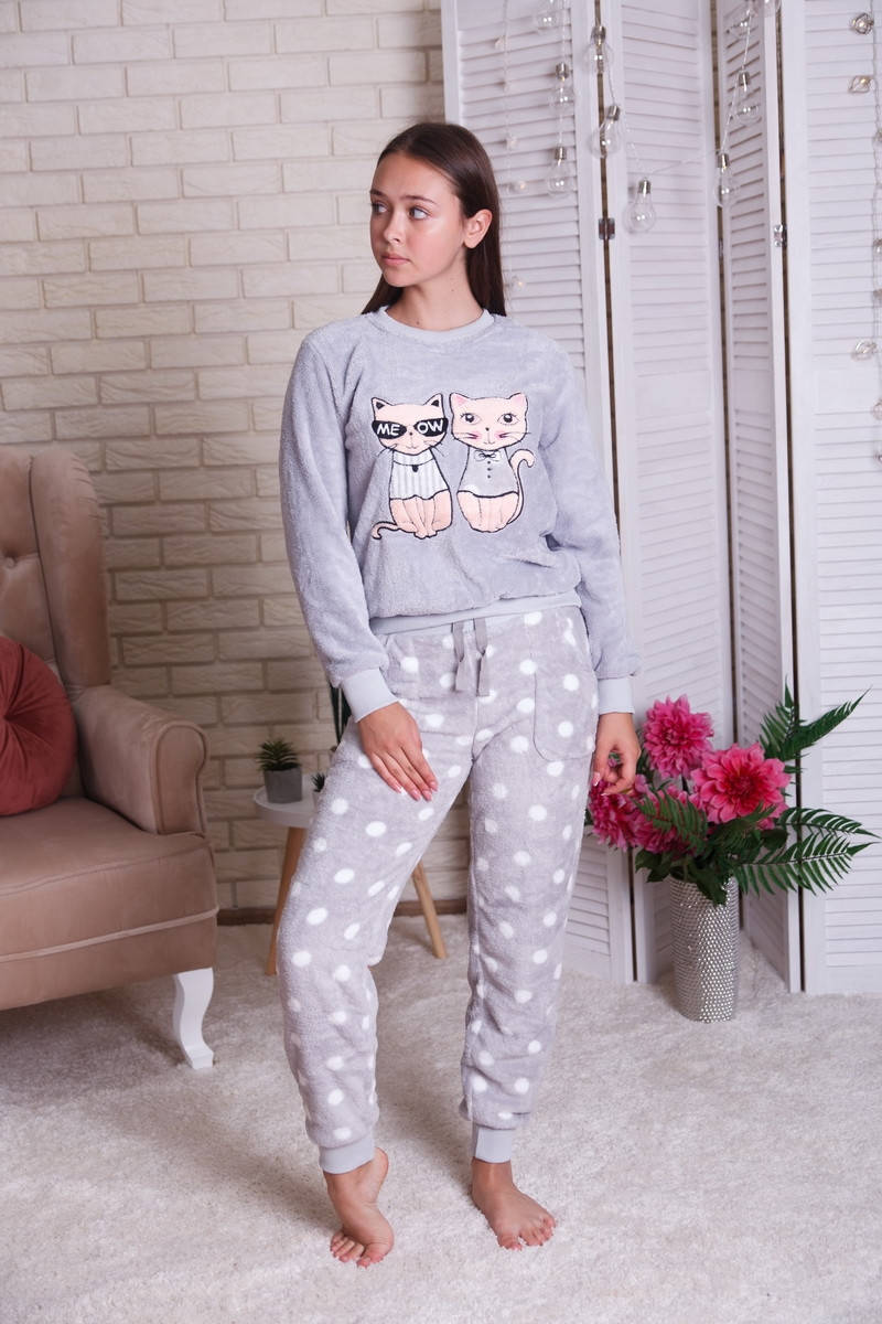 

Женский теплый костюм с кофтой из велюр-софта Кошки Nicoletta 94070