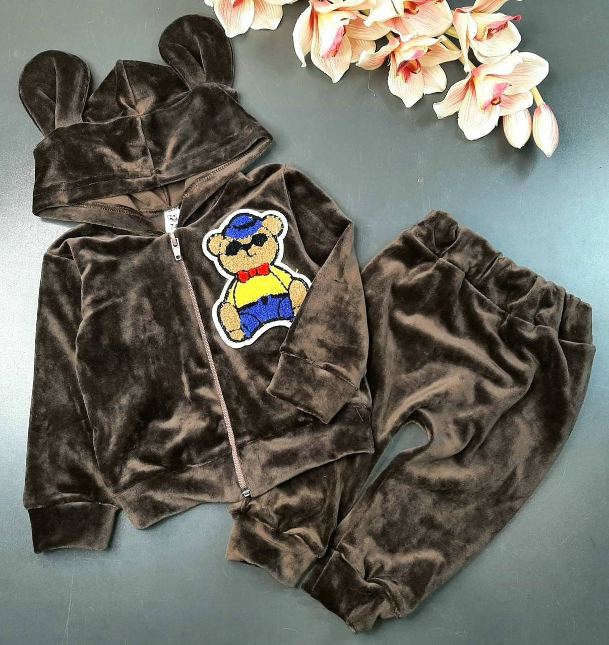 

Велюровый костюм