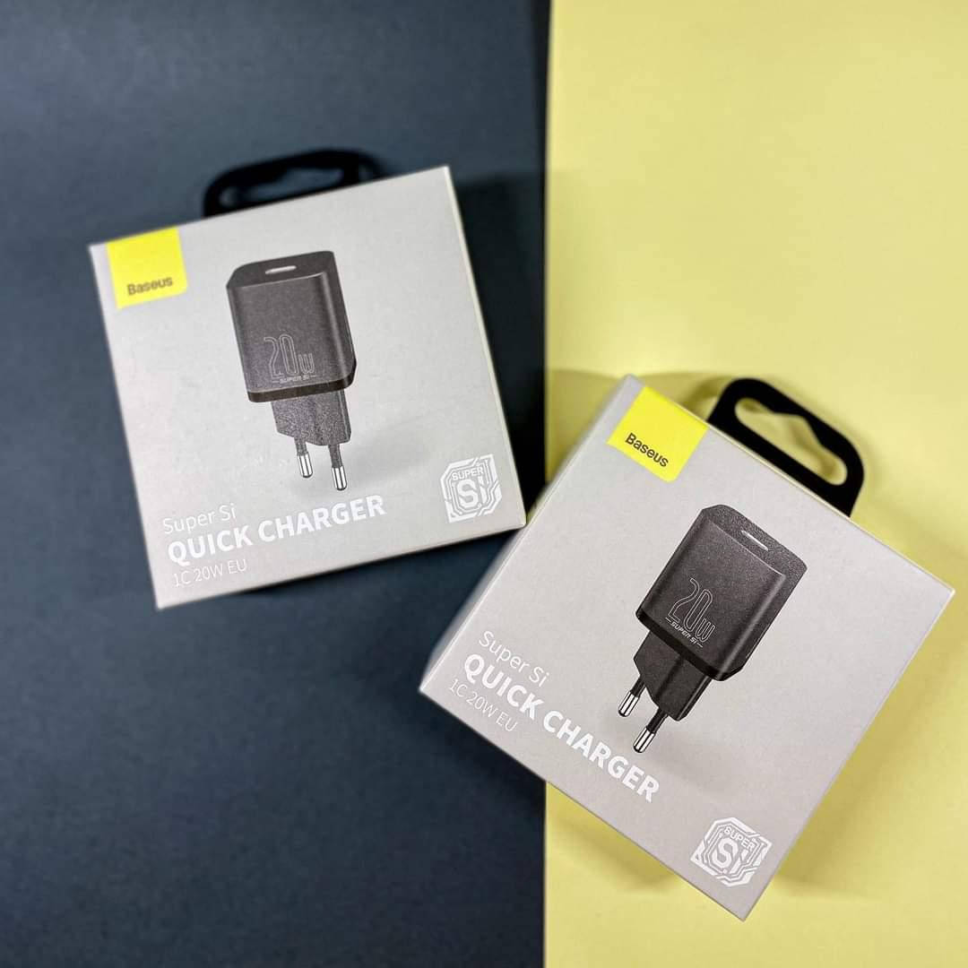 

Блок живлення Baseus Super Quick Charger 20w мзп з кабелем type-c - lightning, Черный