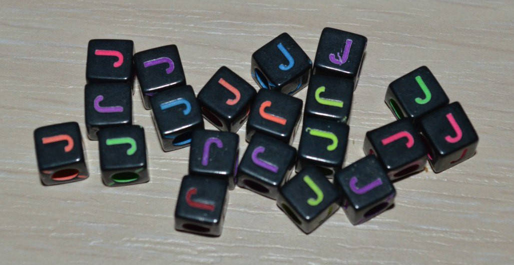 

Бусина с буквой. "J" 6 мм