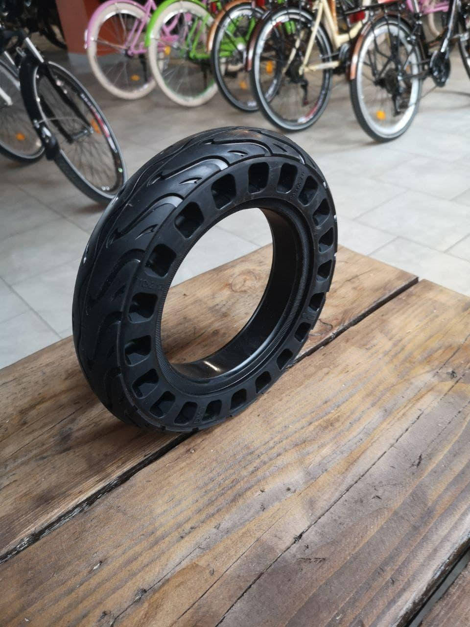 

Бескамерные шины для электросамокатов 10 сплошные антипрокольные покрышки 10"