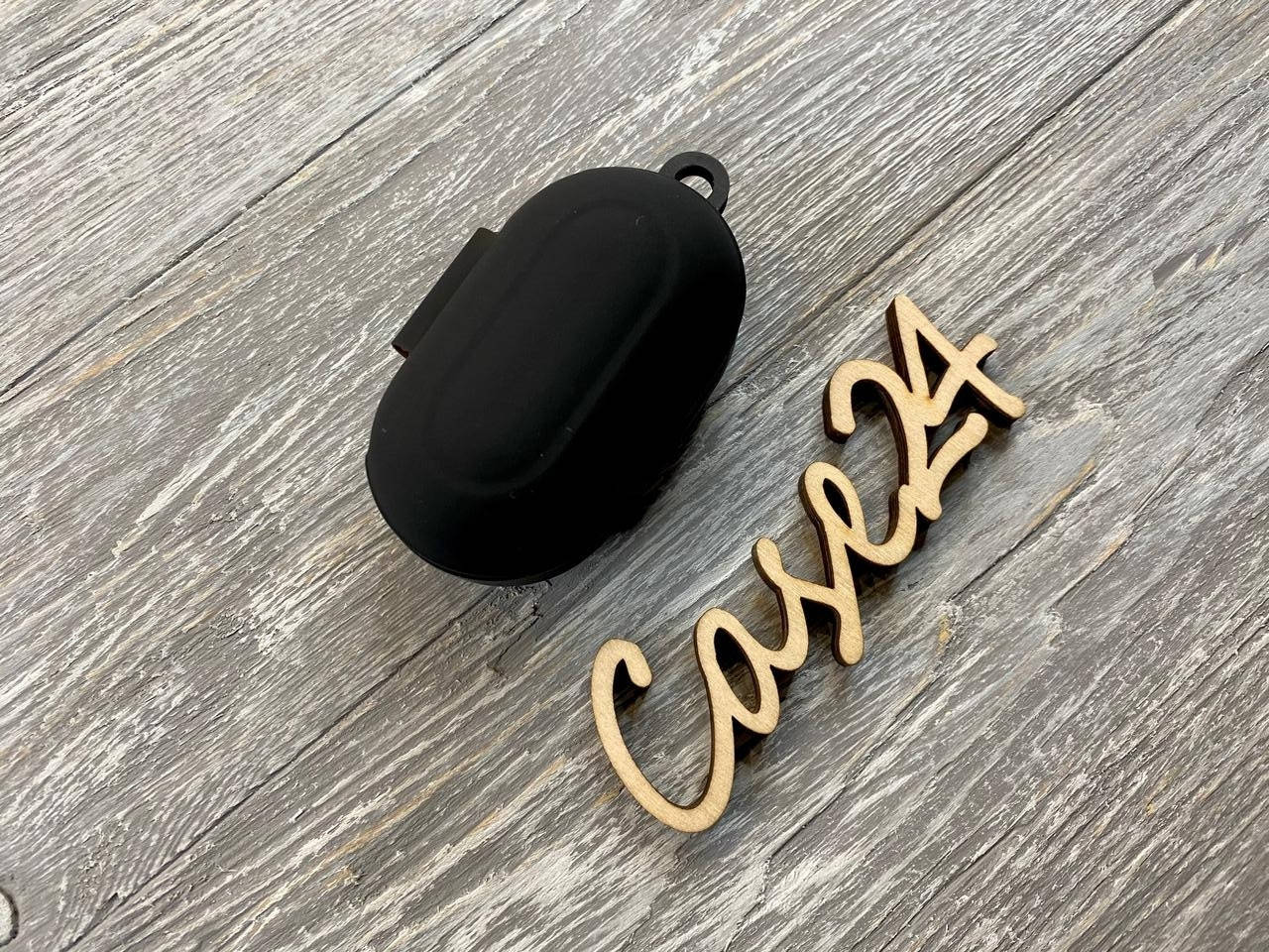 

Силиконовый чехол с карабином для OPPO Enco W11 (на оппо энко в11) черный