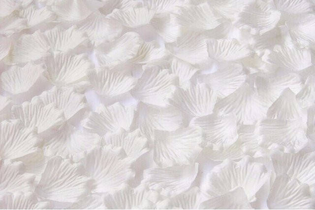 

Искусственные свадебные белые лепестки роз (150 шт.)