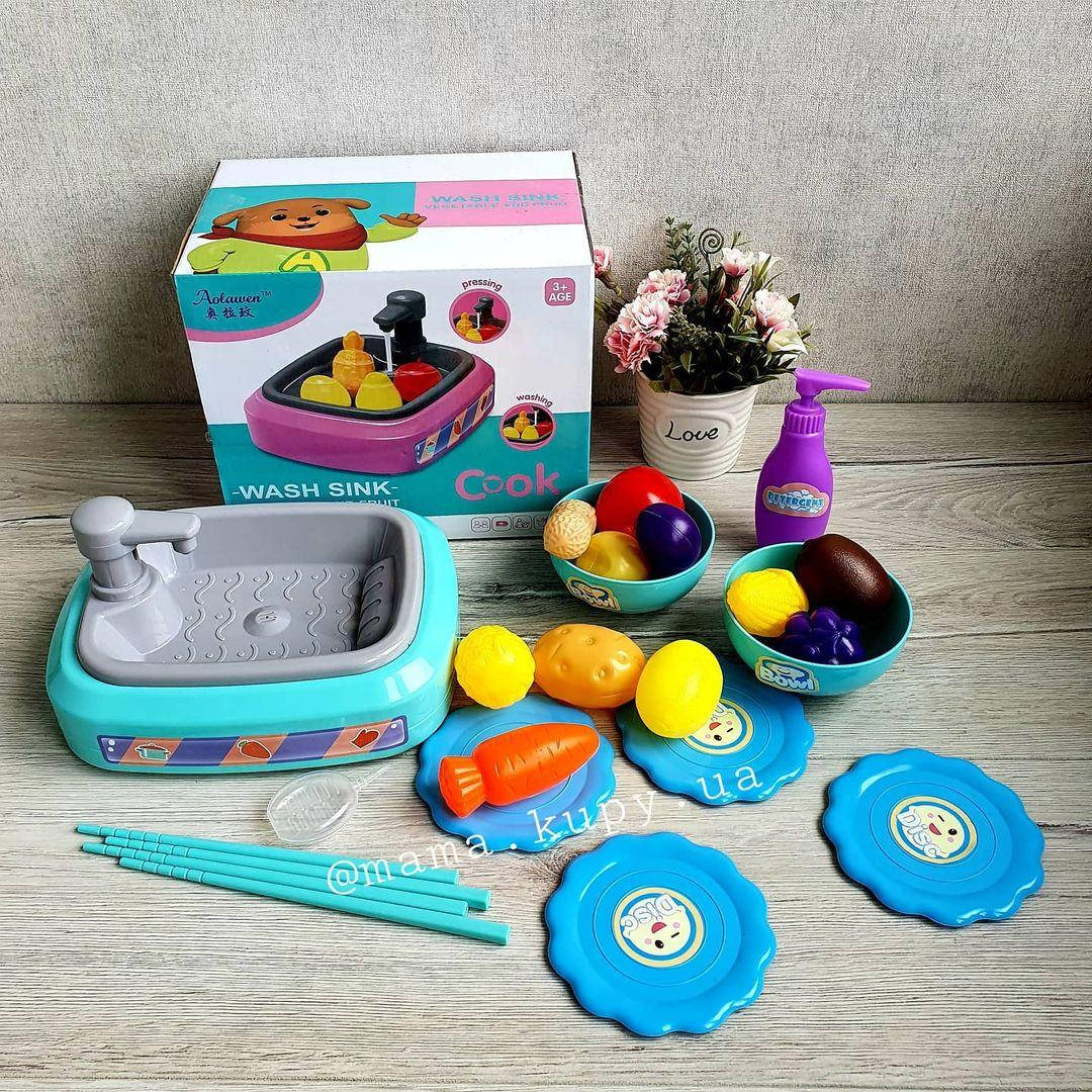 

Мойка детская с посудой и овощами.QC-1B плита,кран с водой,посудка, р-р игрушки – 20*16*10.5, в кор.21*15*18см