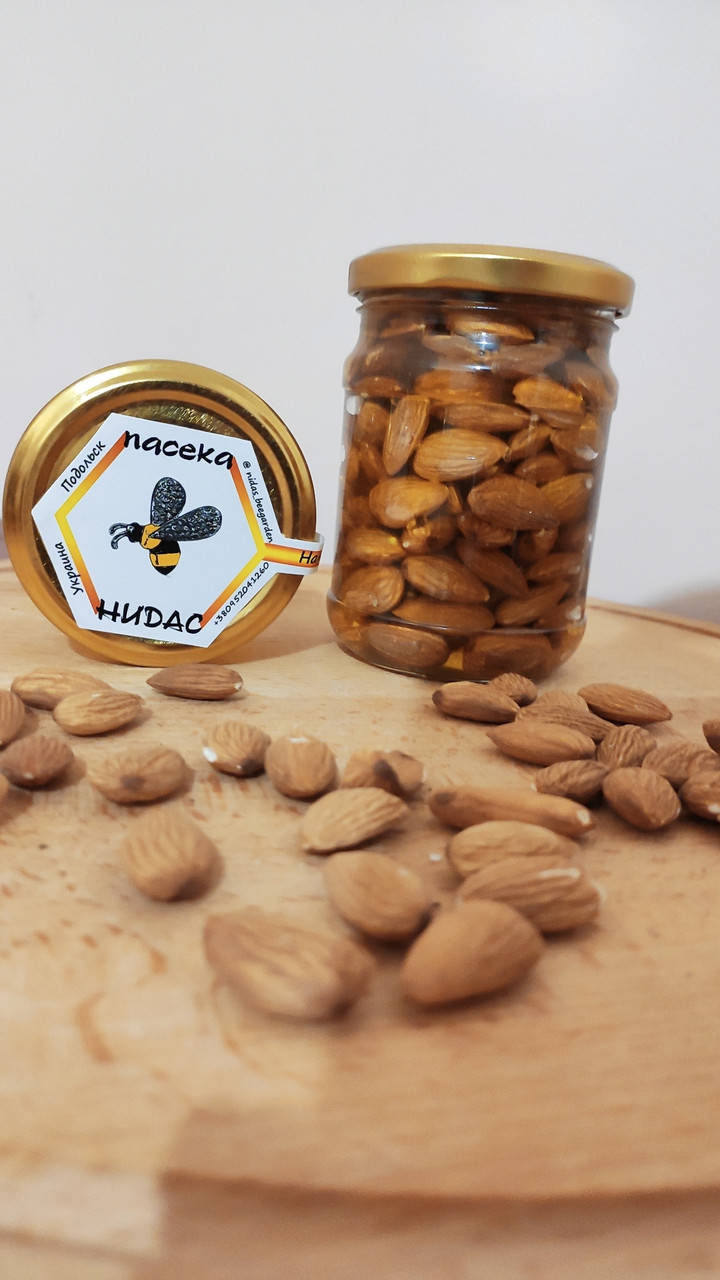 

Мед с миндалем 300г