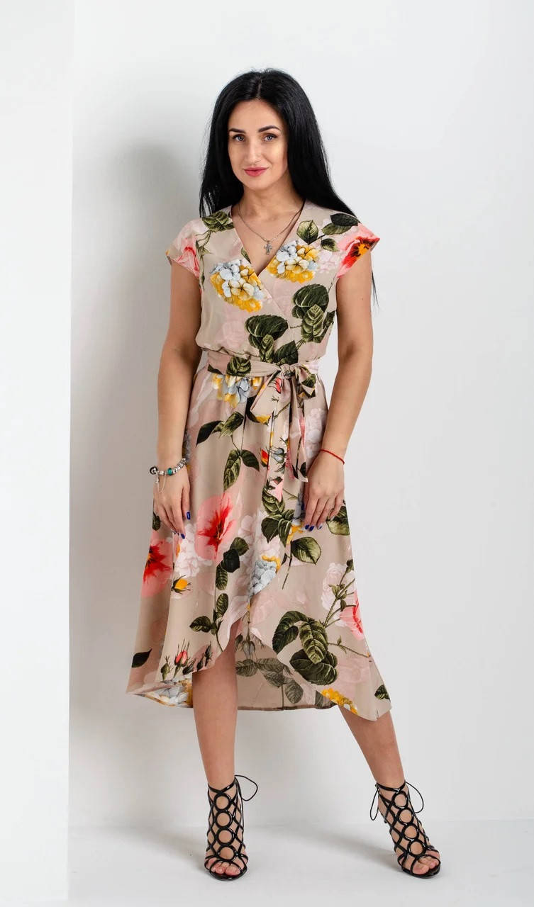 

Летнее платье с цветочным принтом 50