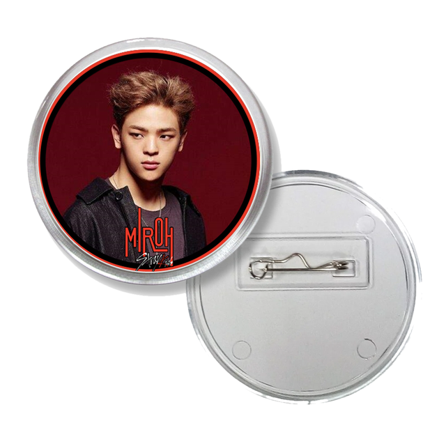 

Значок акриловый Страй Кидз Stray Kids Ким Уджин на булавке 65 мм