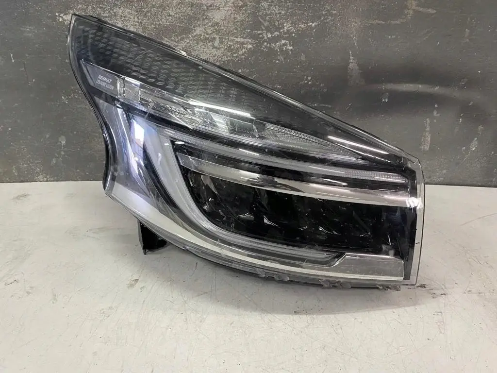 

Фара RENAULT TRAFIC III 3 Рестайл LED Права под заказ 2-4 дн
