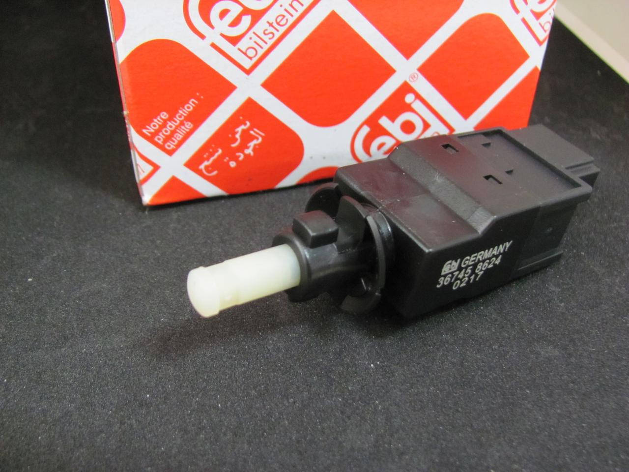 

Датчик стоп сигнала Mercedes Vito W638