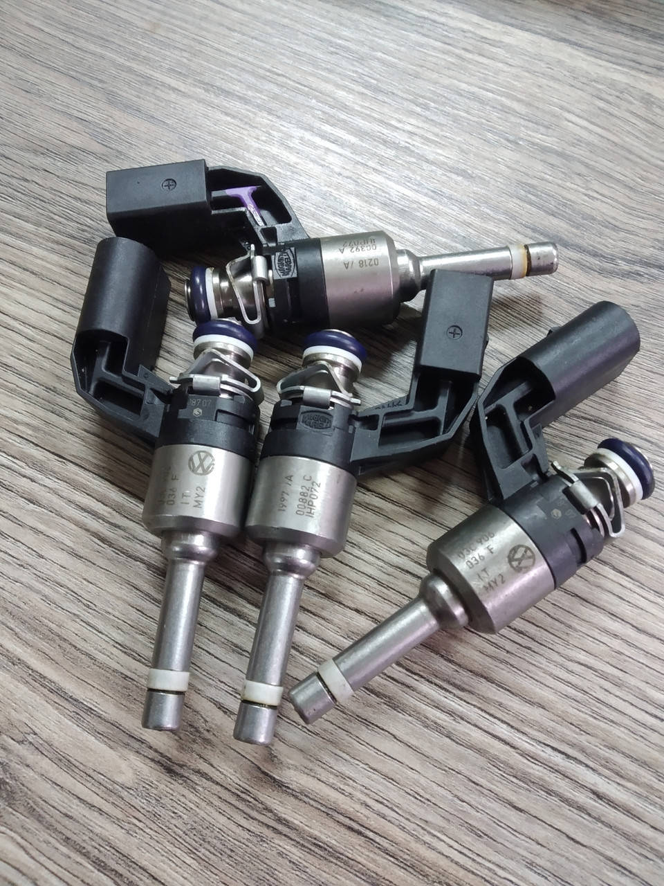 

Форсунка впрыска топлива 03C906036F IHP072M VAG