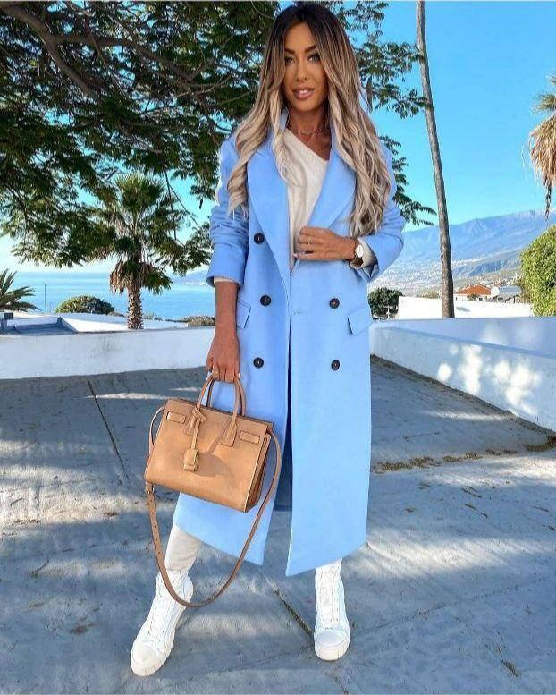 

Женское пальто. Ткань: кашемир, подкаладка. Цвет: небесно-голубой, бежевый. Размер: 44-48