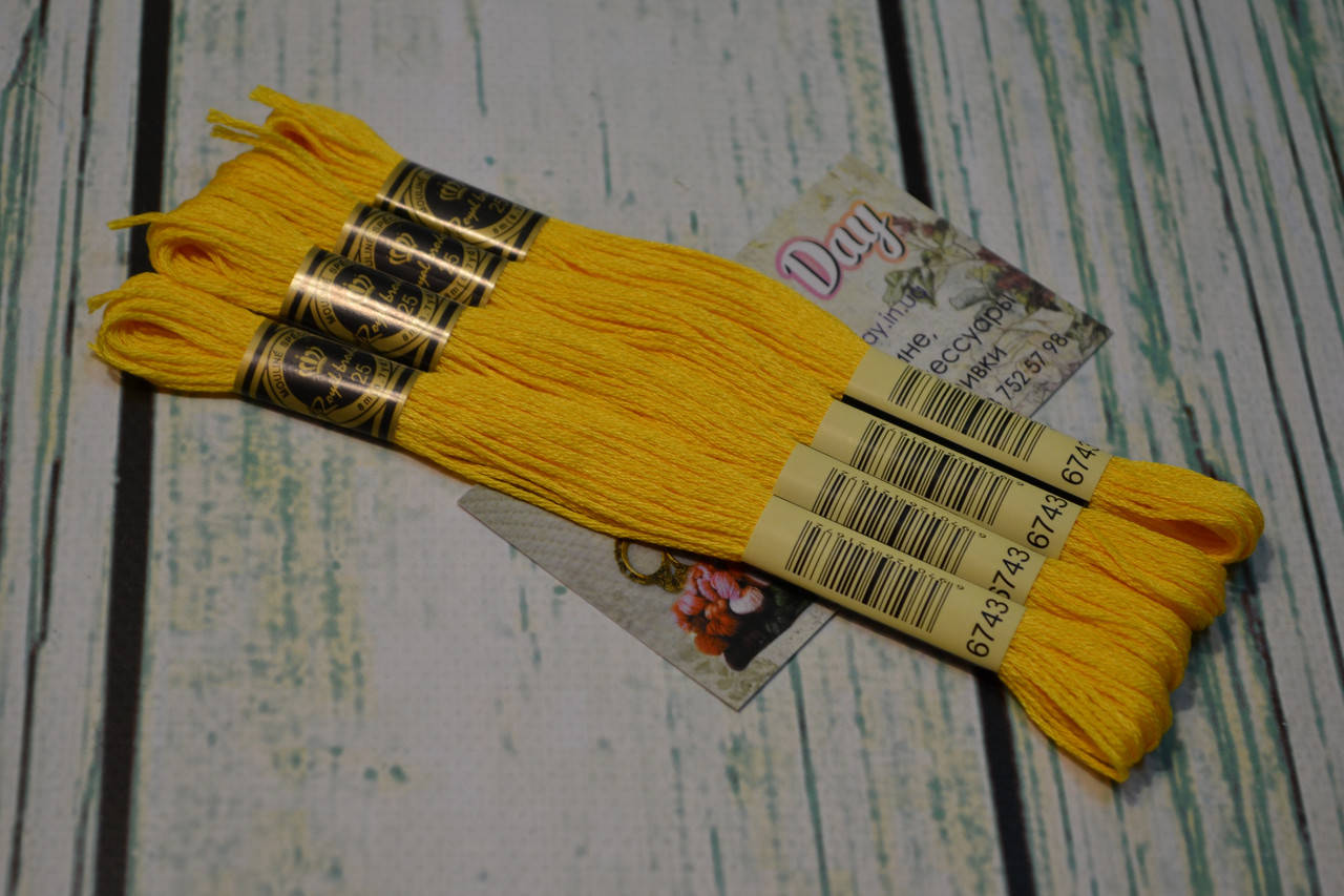 

Мулине Royal Broderie, цвет №743