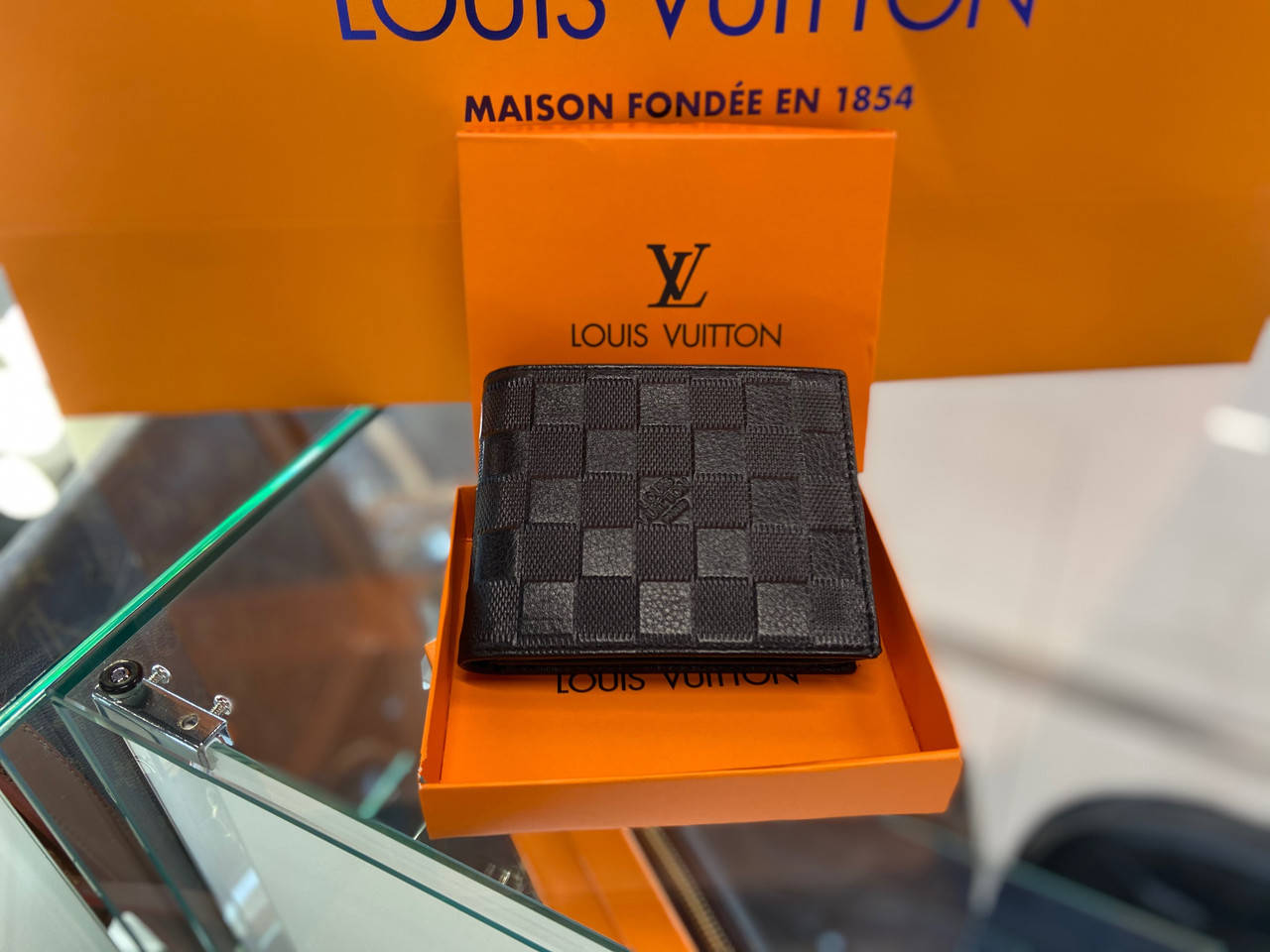 

Кошелек мужской черный кожаный Louis Vuitton