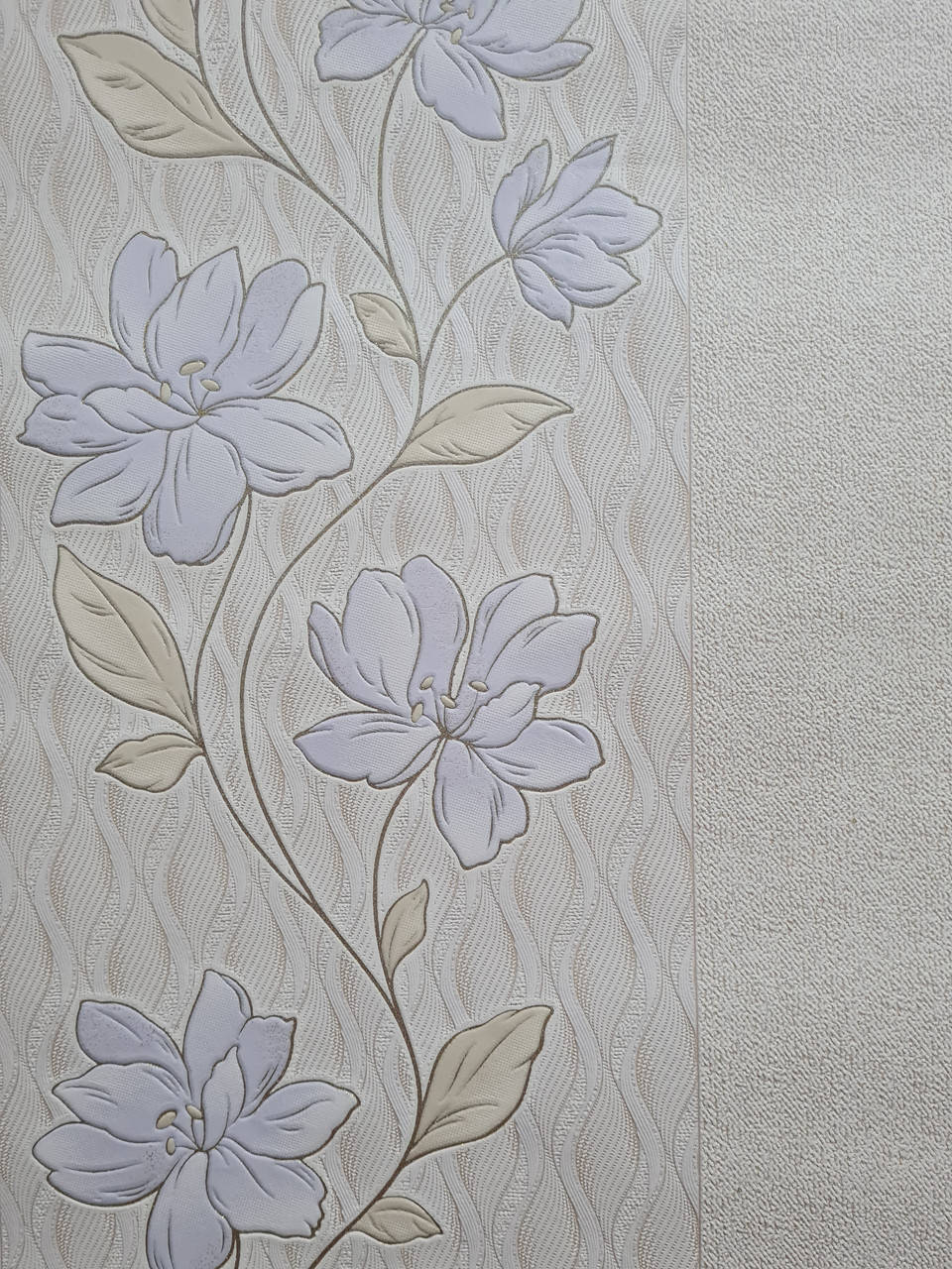 

Обои 3744-01виниловые на флизелине,длина 15 м,ширина 1.06 =5 полос по 3 м каждая