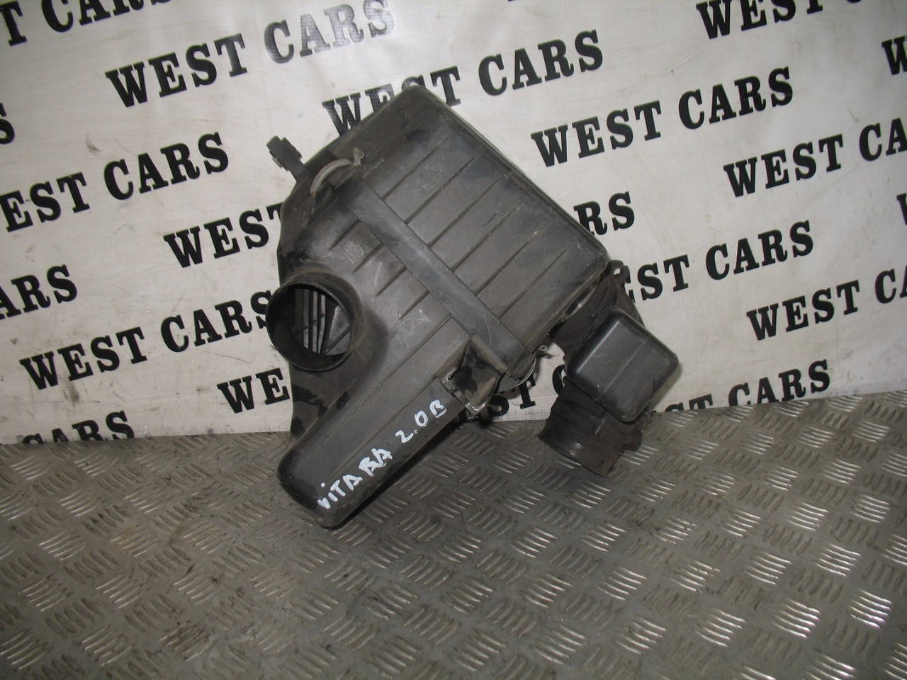 

Корпус воздушного фильтра 2.0B Suzuki Grand Vitara с 2005 по 2012