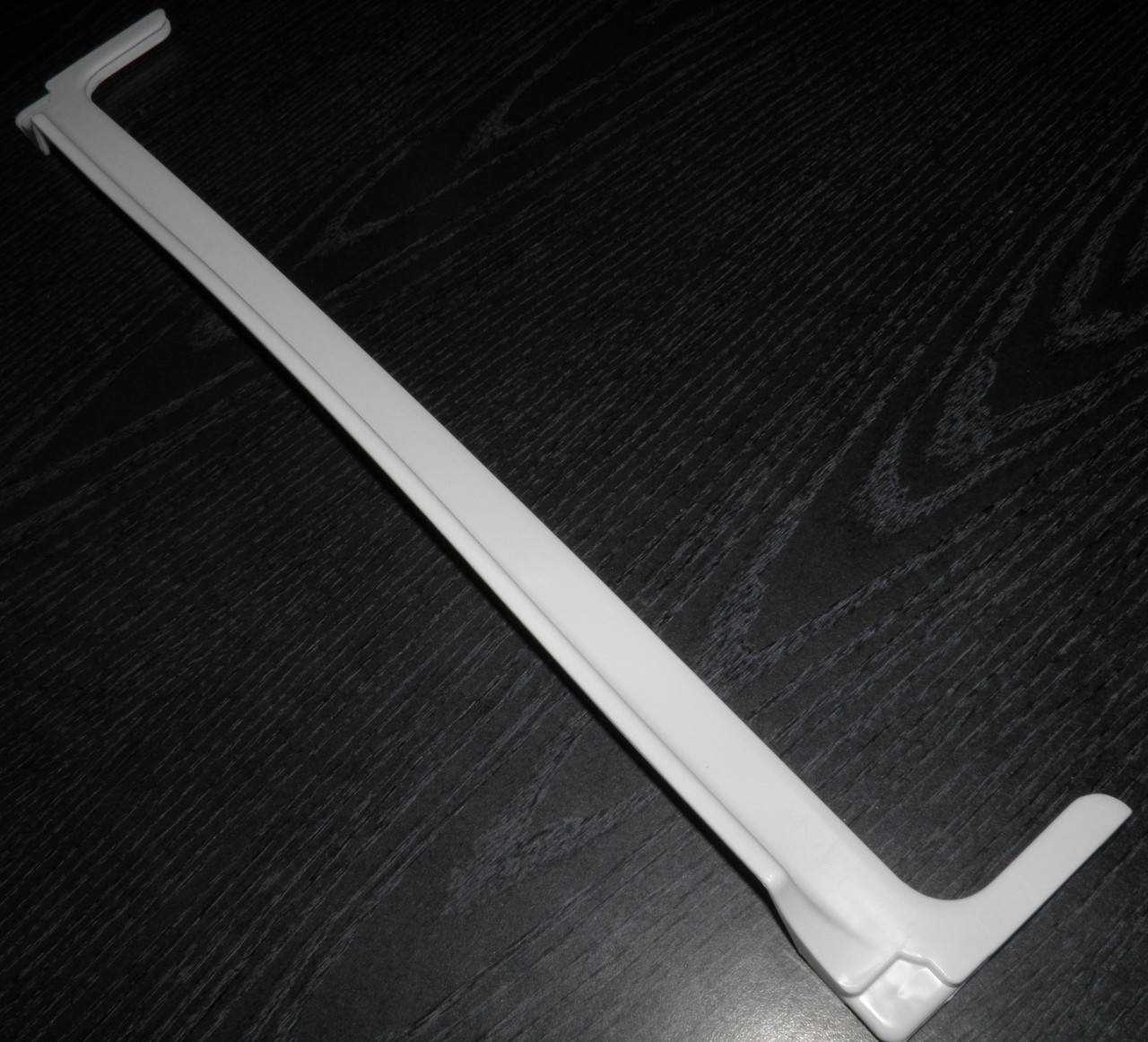 

Заднее обрамление стеклянной полки Snaige RF315, RF310, RF360, RF270, RF300, RF390 D139114