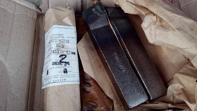 

Резец отрезной Т5К10 25х16х140 Гост 18884