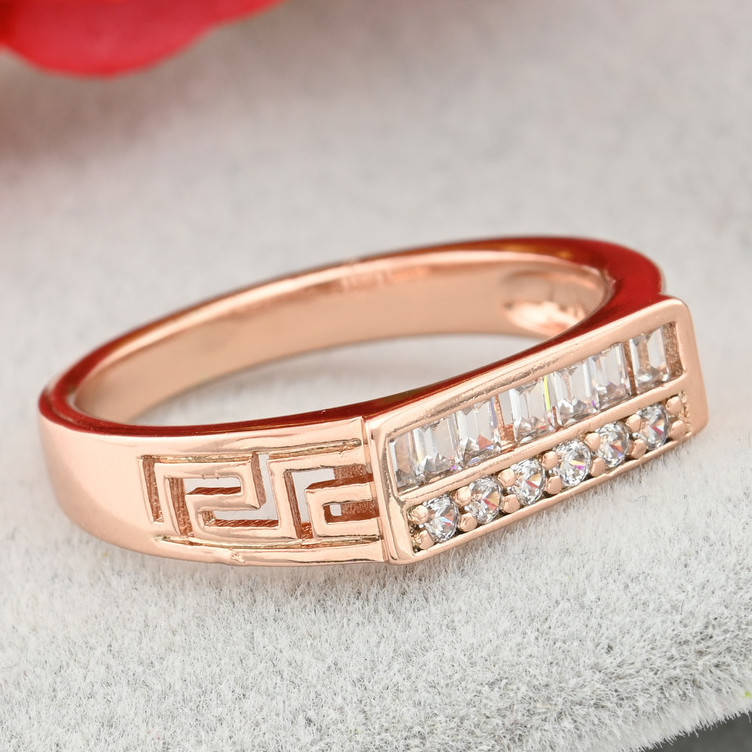 

Кольцо Xuping 14813 ширина 5 мм белые фианиты позолота РО размер 16