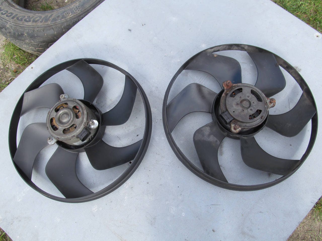 

Вентилятор радиатора renault trafic 1.9 2.0 2.5 dci opel vivaro nissan primastar моторчик 1831246K00