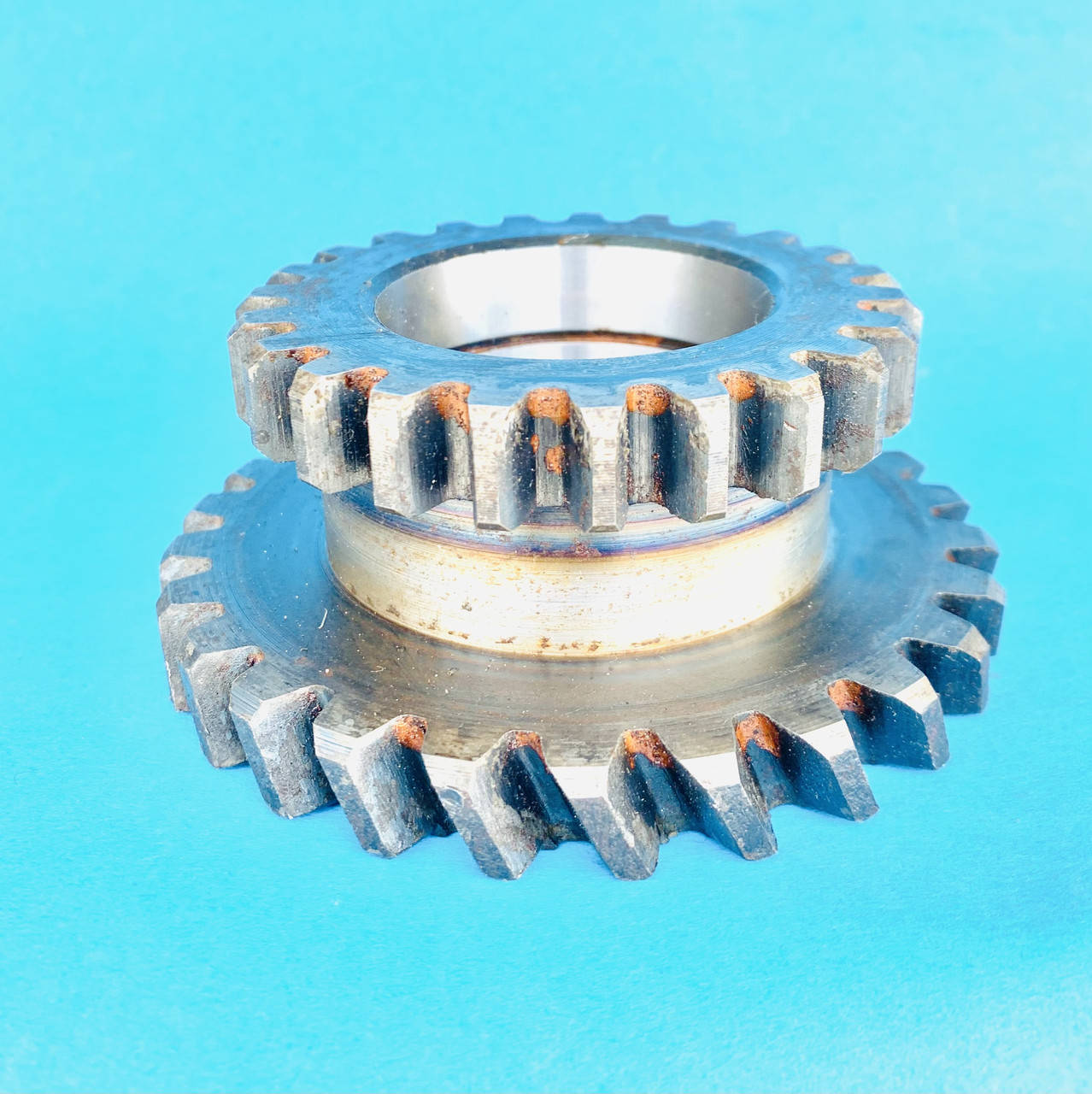 

Шестерня ведущая или наружная КОМ ГАЗ-53 коробки отбора мощности/ косой зуб Z-26 прямой зуб Z-23 / 53б-4202010