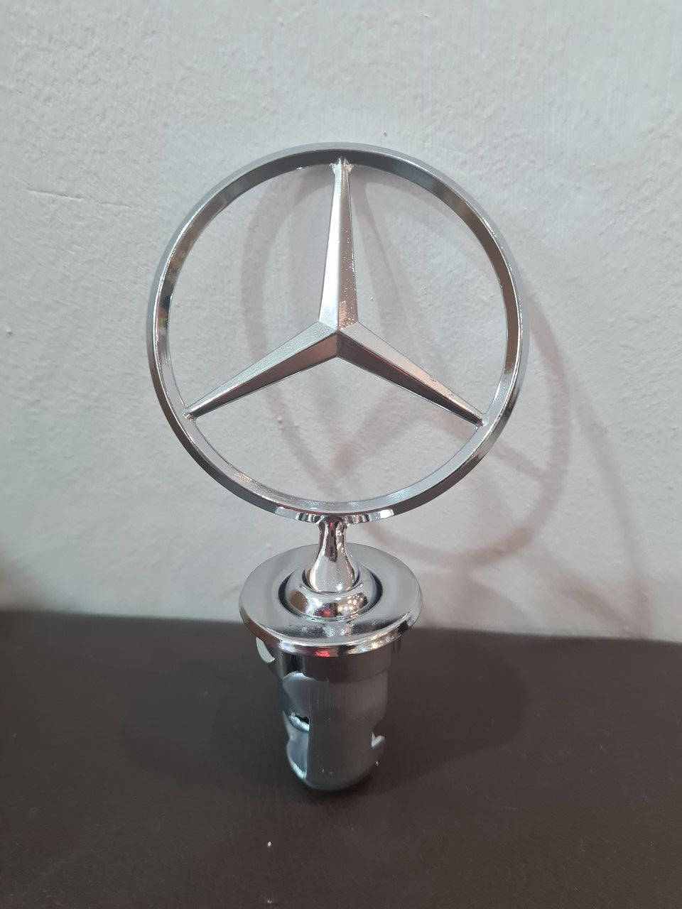 

Эмблема на капот Mercedes прицел E-CLass W124 W123 W201 W126