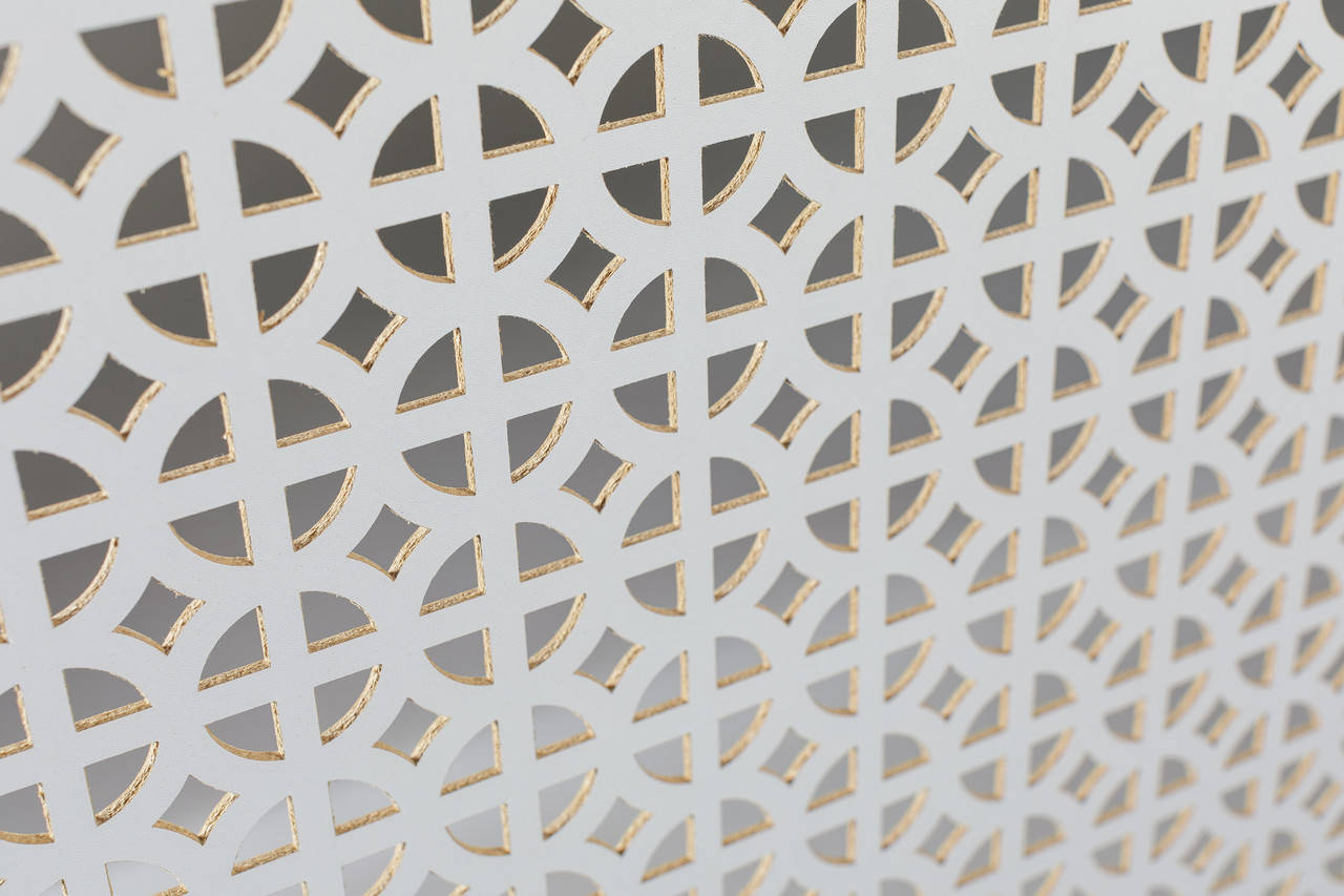 

Панель (решетка) декоративная перфорированная, цвет белый, 1390 мм х 680 мм