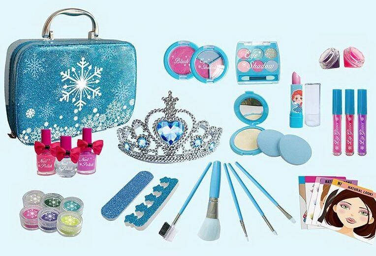 

Набор косметики 60012 - A 31 элементов, косметичка-чемодан, пудра, тени, помада, блески, лаки для ногтей