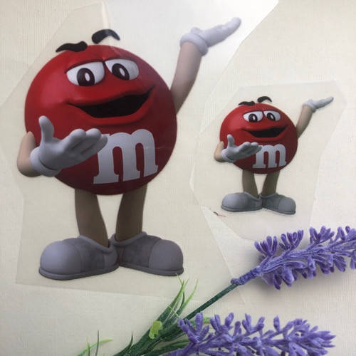 

Термоаппликация-накатка, наклейка на одежду Приветливый M&M красный, Разные цвета