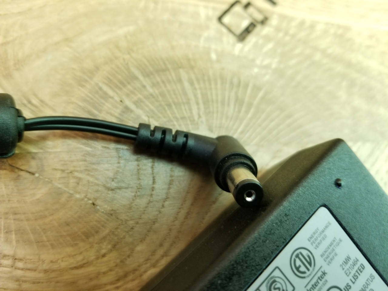 

Блок живлення для ноутбука LG 50W 25V 2.0A 6.3*1.7mm (DA-50F25) ОРИГІНАЛ