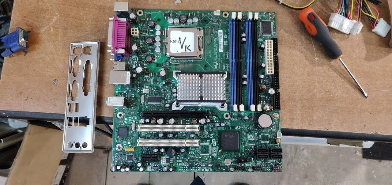 

Мат. плата Intel D945GTP LGA775 i945G PCI-E+SVGA+LAN SATA MicroATX 4DDR2 № 202403