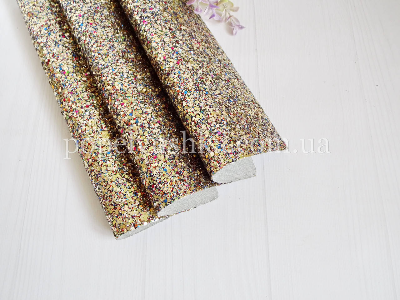 

Эко кожа крупный глиттер цветная 19 * 30 см