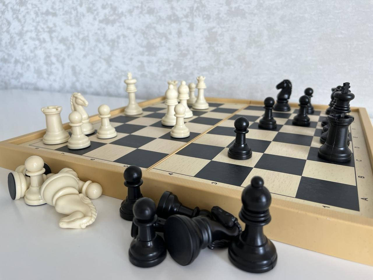 

Настольная игра Шахматы, нарды, шашки 3 в 1 50х50 см