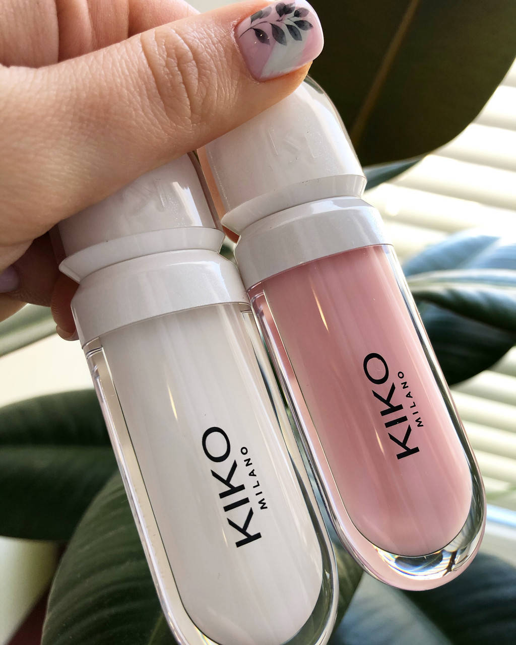 

Блиск для збільшення обсягу губ Kiko Milano Lip Volume - 01 Tutu Rose