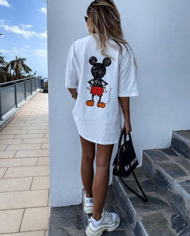 

Летнее платье футболка свободное с микки маусом белое