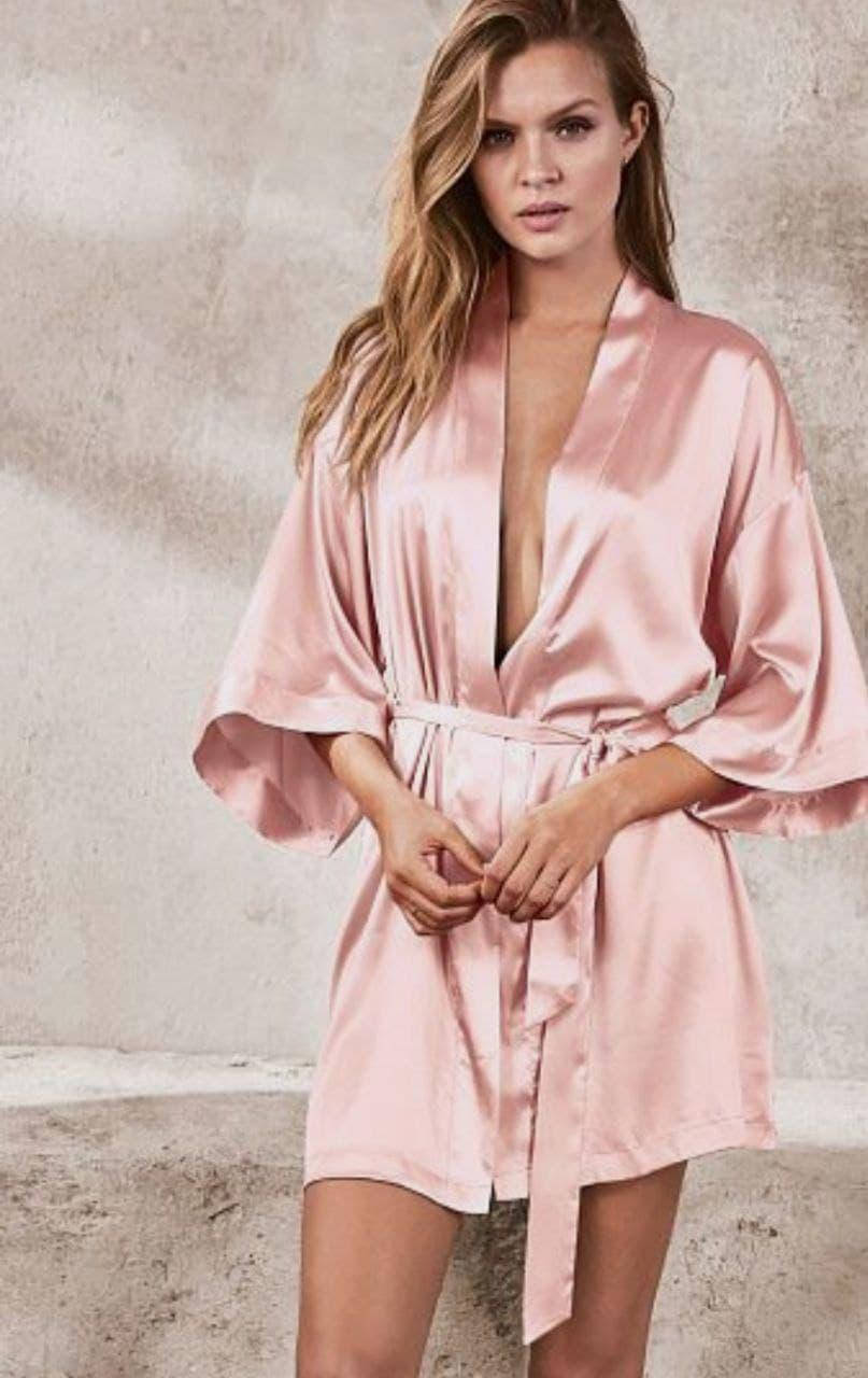 

Халат женский атласный под пояс длина 85см пудра, XS/S