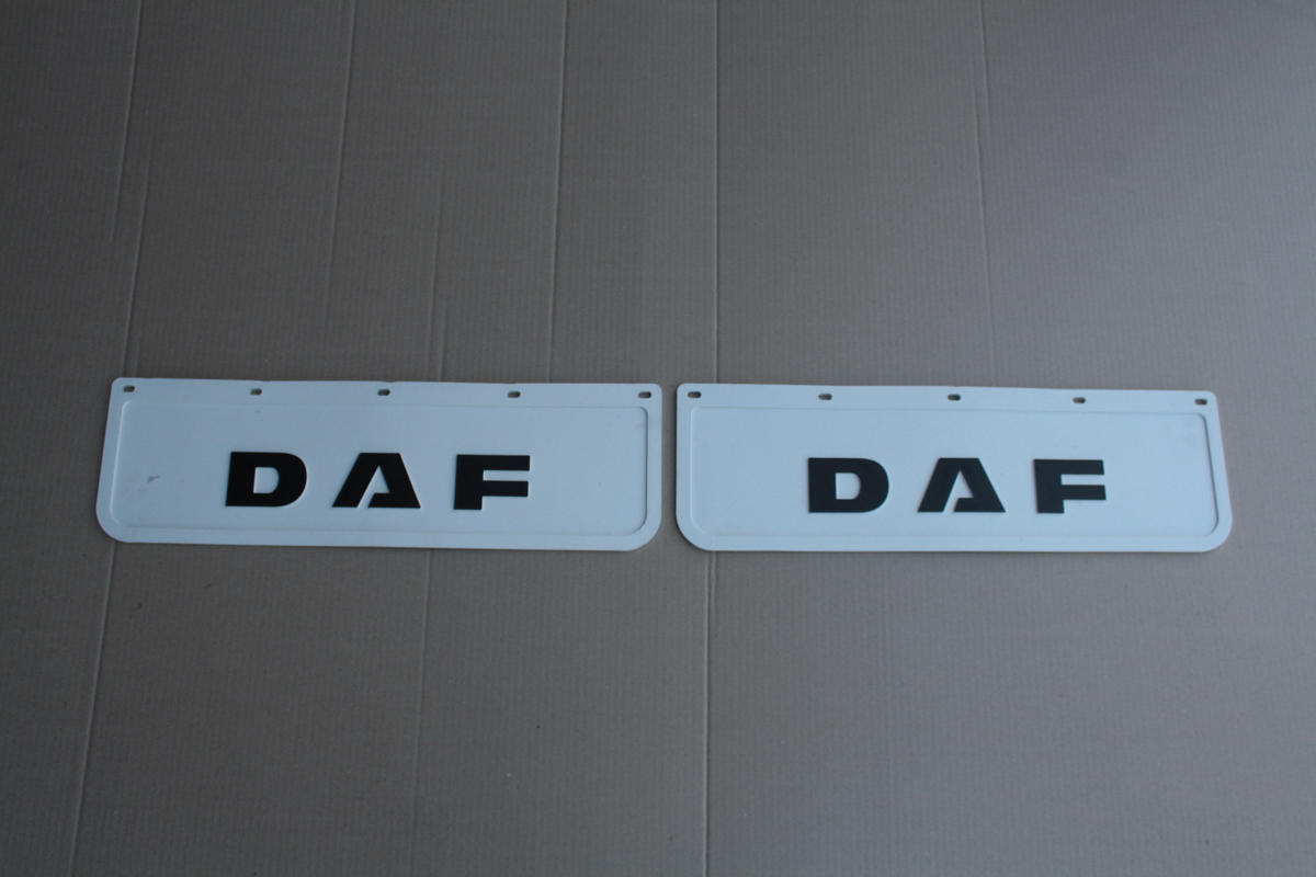 

Брызговик тисненый DAF 600 x 180 мм (белый)