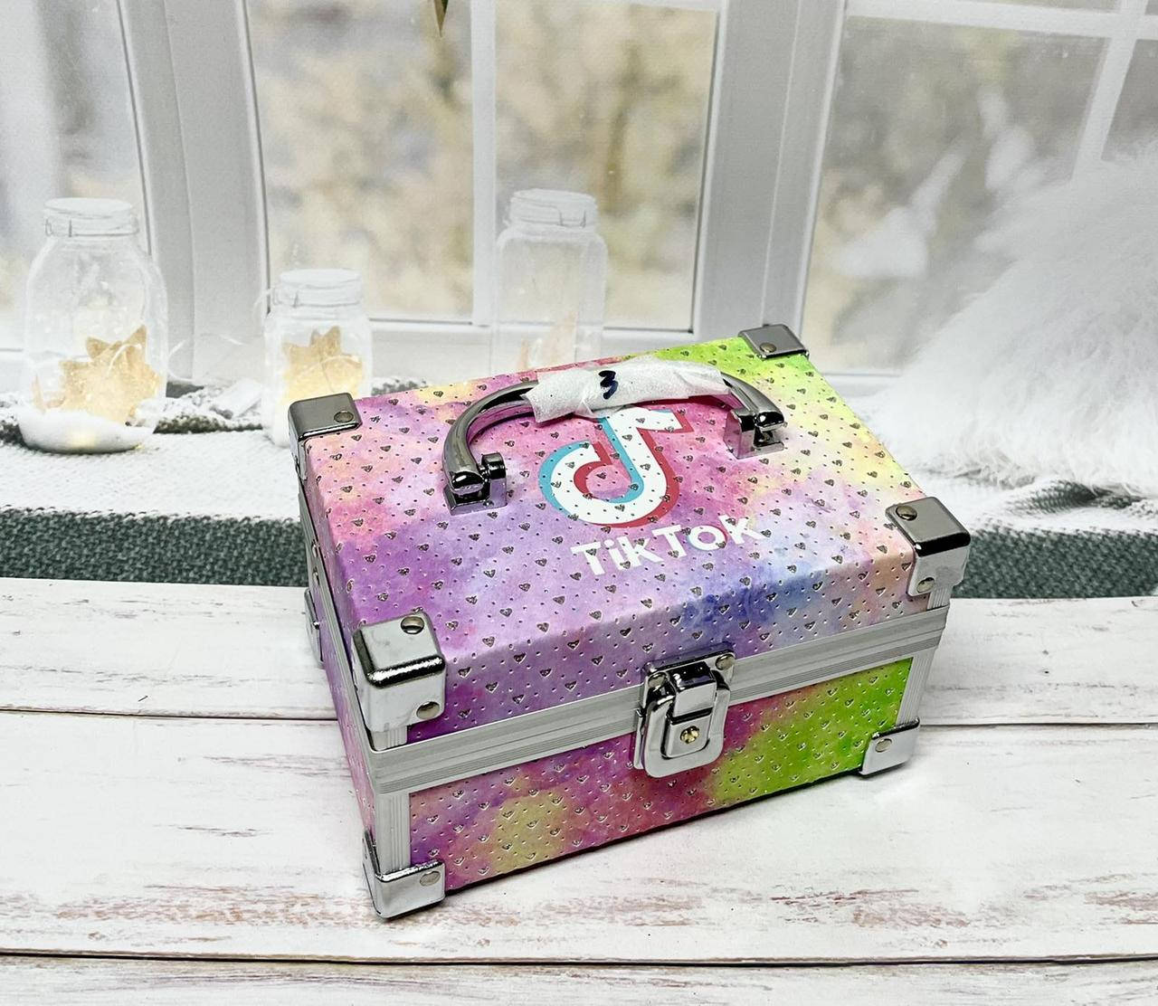 

Шкатулка Тик-Ток