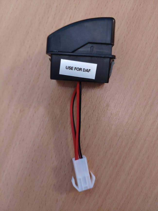 

2 USB входа 12-24V Автомобильная зарядка (врезная под кнопку) Гнездо под 2 юсб в автомобиль.