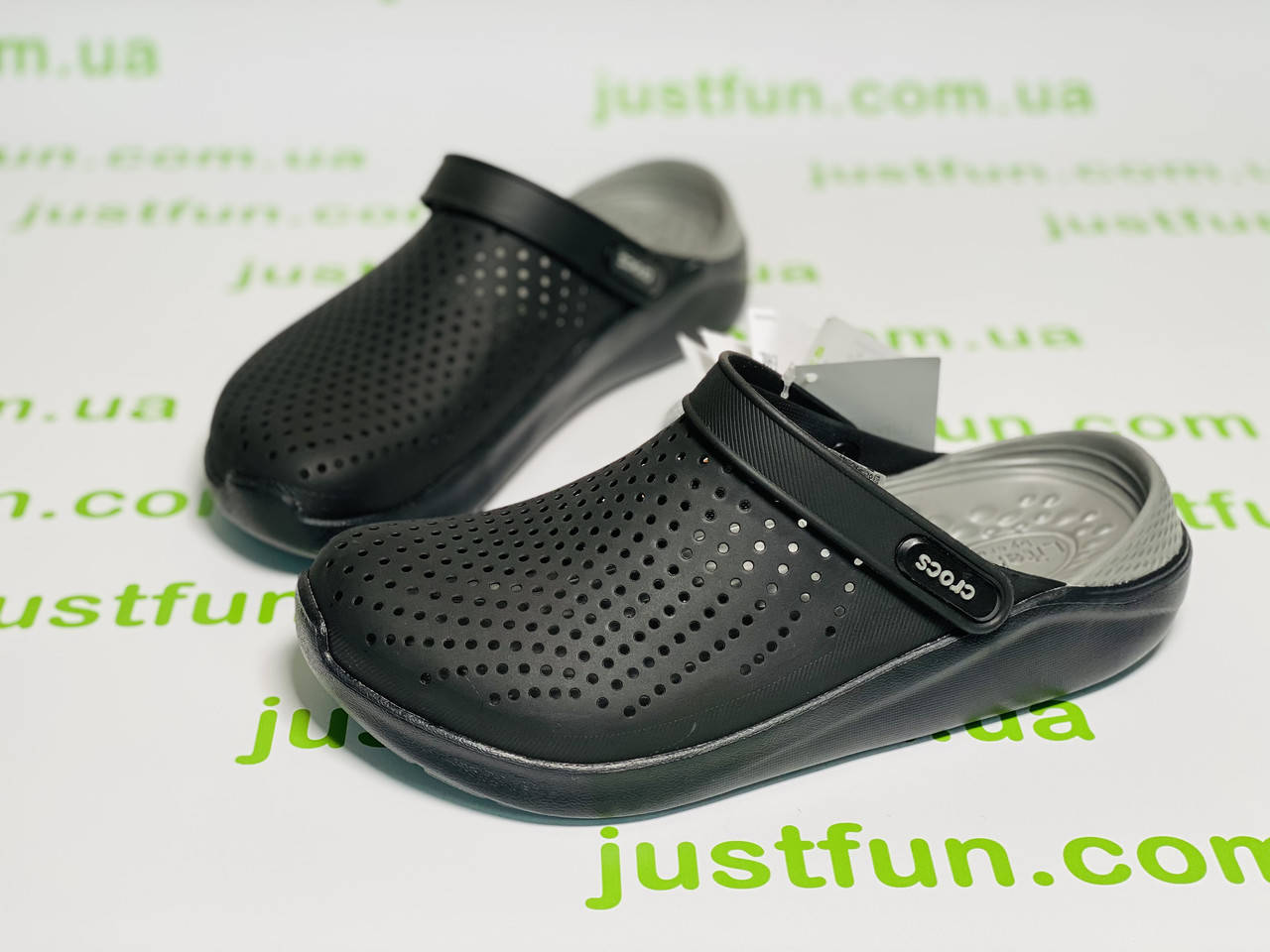 

Crocs LiteRide Clog Black Smoke черные мужские кроксы 40-41, Черный