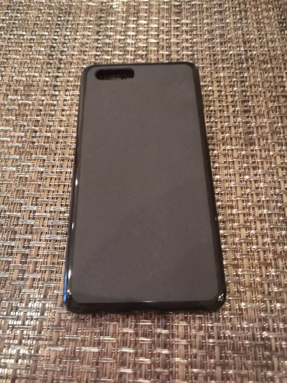 

Силиконовый чехол для ZTE Nubia M2. Белый и черный.